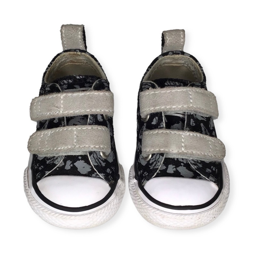 Converse Chuck Taylor All Star 2V Black and Gray Leopard Print Sneakers.